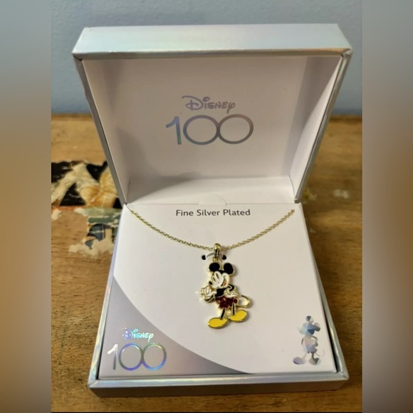 NEW!!! Disney Parks Minnie Mouse 17 oz Mug with Flower Spoon And Mickey Necklace - Picture 5 of 6